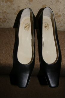 Новые классические туфли кожа р.39