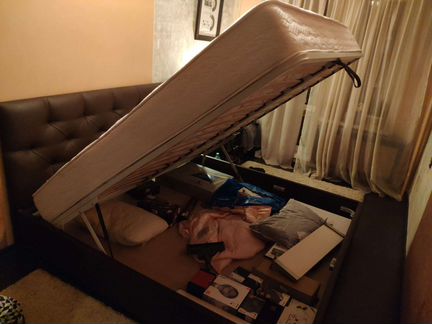 Кровать двухспальная 180 200