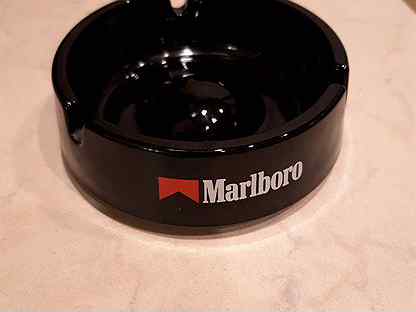 Пепельница из пачек сигарет. Пепельница мальборо. Пепельница marlboro. Пепельница мальборо. Керамическая пепельница турция.