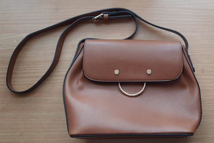 Карамельная сумка кросс-боди из эко-кожи 22х27 см