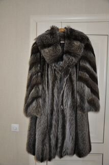 Шуба из енота. Размер 52-54