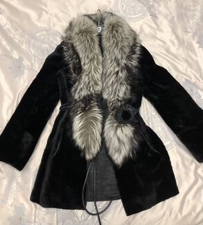 Шуба из нат. меха с воротником из чернобурки