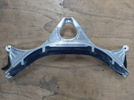 Распорка передняя Audi A6 4G 2.0 cypa 2016