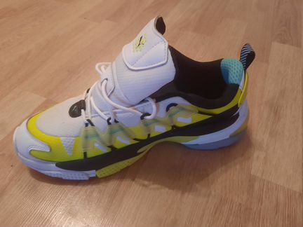 Кроссовки Puma LQD Cell Omega Lab