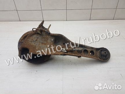Кулак задний левый Mitsubishi Mirage 5 4G15 1998