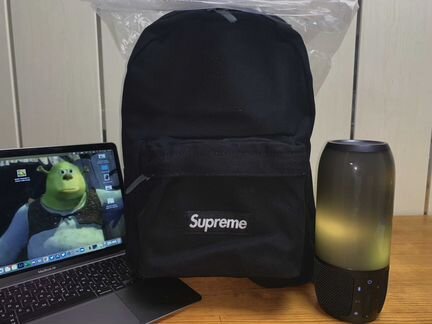 Лимитированный рюкзак supreme