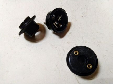 Вилки 12/36/42В 10А