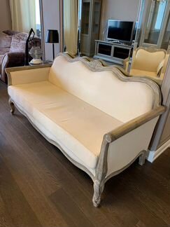 Диван с креслом