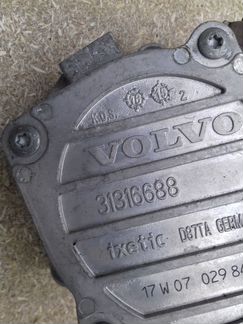Вакуумный насос Volvo 2.0 дизель с авто 17 года