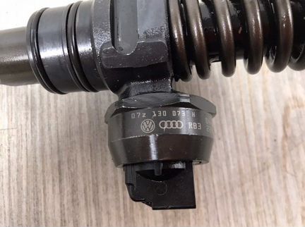 Форсунка топливная Vw Touareg 7L 2.5TDI 2003-2010