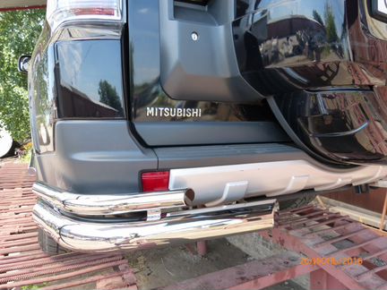 Обвес из полированной нержав. Митсубиси Паджеро4