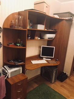 Компьютерный стол, стенка