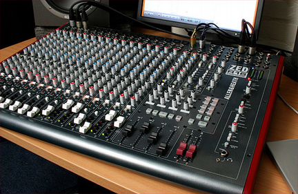 Аналоговый микшер Allen Heath ZED-R16