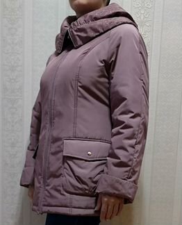 Новая красивая удобная весенняя куртка