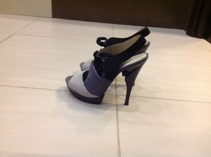 Босоножки новые