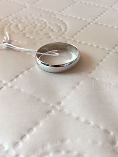 Серебряное кольцо новое