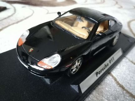 Модель Porsche 911 1/18
