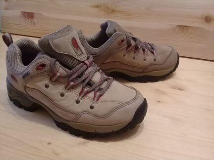 Кроссовки треккинговые The North Face 38-39