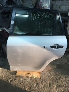 Задняя левая дверь Рав4