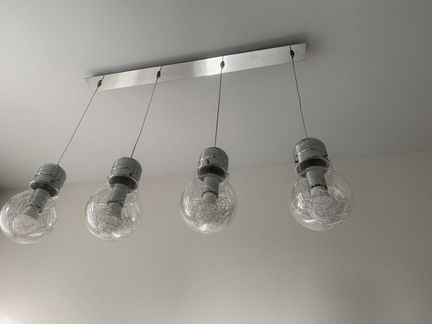 Стильная люстра с плафонами