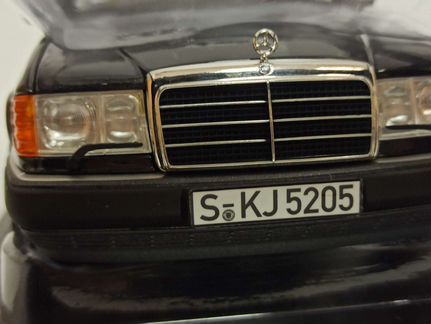 Mercedes 300 CE-24 Cabrio W124 C124, Norev 1:18