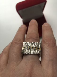 Серебряное кольцо с сапфирами
