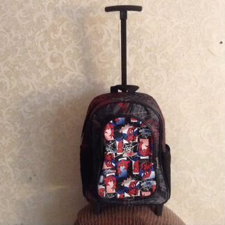 Рюкзак на колесиках