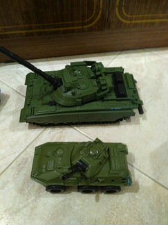 Танки, экскаватор и машинка