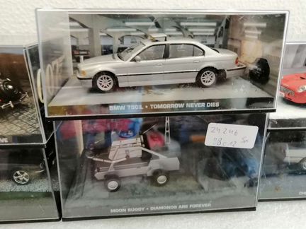 Модель автомобиля James bond 007 1/43