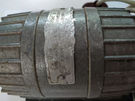 Электродвигатель с точилом