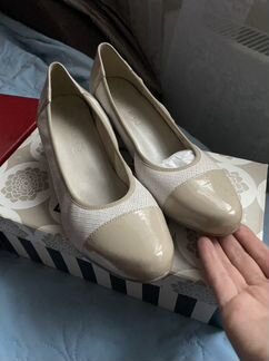 Туфли кожаные лаковый мыс 38