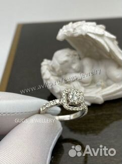 Помолвочное кольцо Tiffany&Co с бриллиантами 0.67c