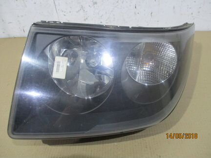 Фара передняя правая Volkswagen Crafter 2006-2016