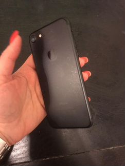 Телефон iPhone 7