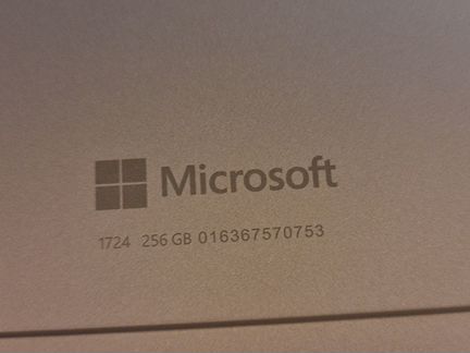 Microsoft surface pro 4 Core i7-6650U 2.20GHZ 16GB