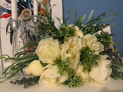 Композиция из искусственных цветов. Декор. Свадебн