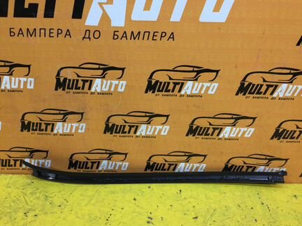 Молдинг стекла передний правый Mercedes Glc X253