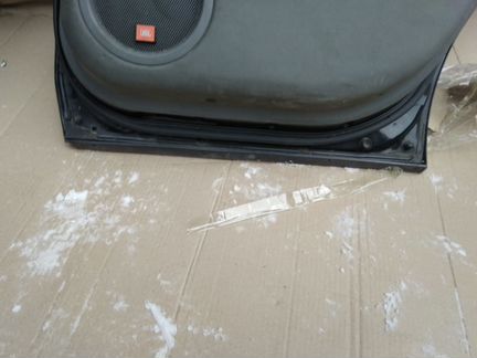 Задняя правая дверь lexus RX 300