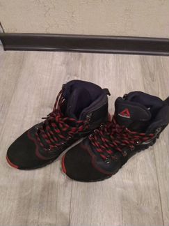 Кроссовки Reebok, утеплённые, в отличном состоянии