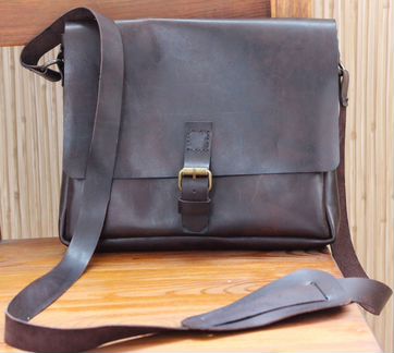 Сумка кожанная через плечо