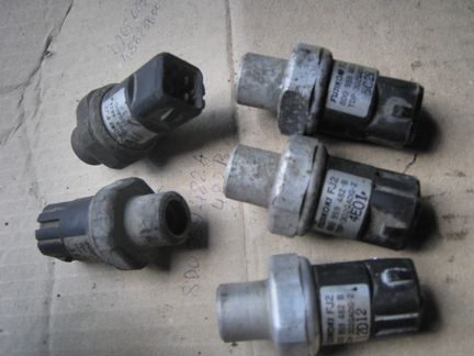 Датчик перекл давления кондиц 8d0959482A Audi VW