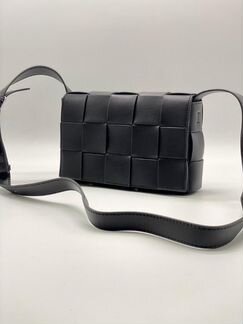 Новая плетёная сумка клатч Bottega Veneta черная