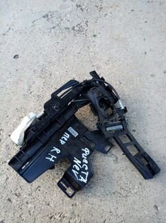 Замок двери передний правый Ford Fiesta CB1 hxjb