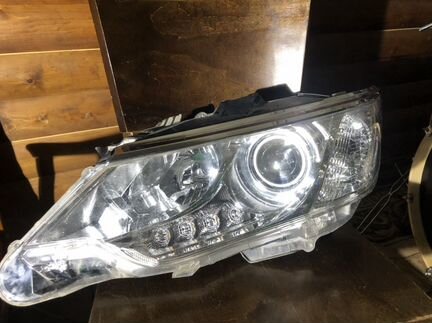Фара левая Toyota Camry v50/v55