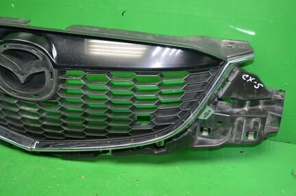 Решетка радиатора Mazda CX-5 11-15 г