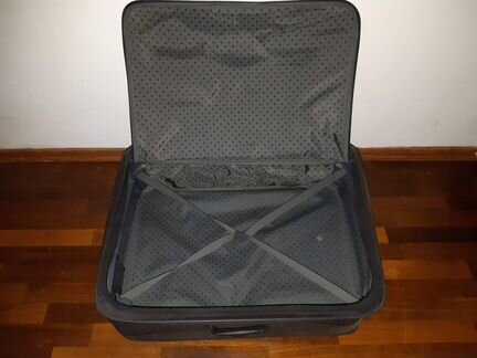 Чемодан на колёсах