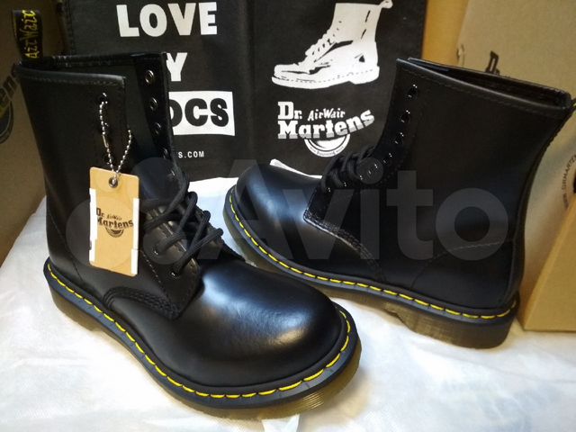 dr martens 1460 black smooth