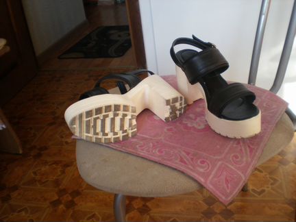 Босоножки на платформе