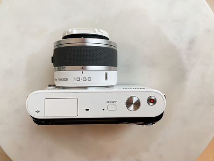 Nikon 1 j1 Фотоаппарат с 2-мя сменными объективами