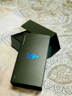Коробка с документами от Samsung Galaxy S9+